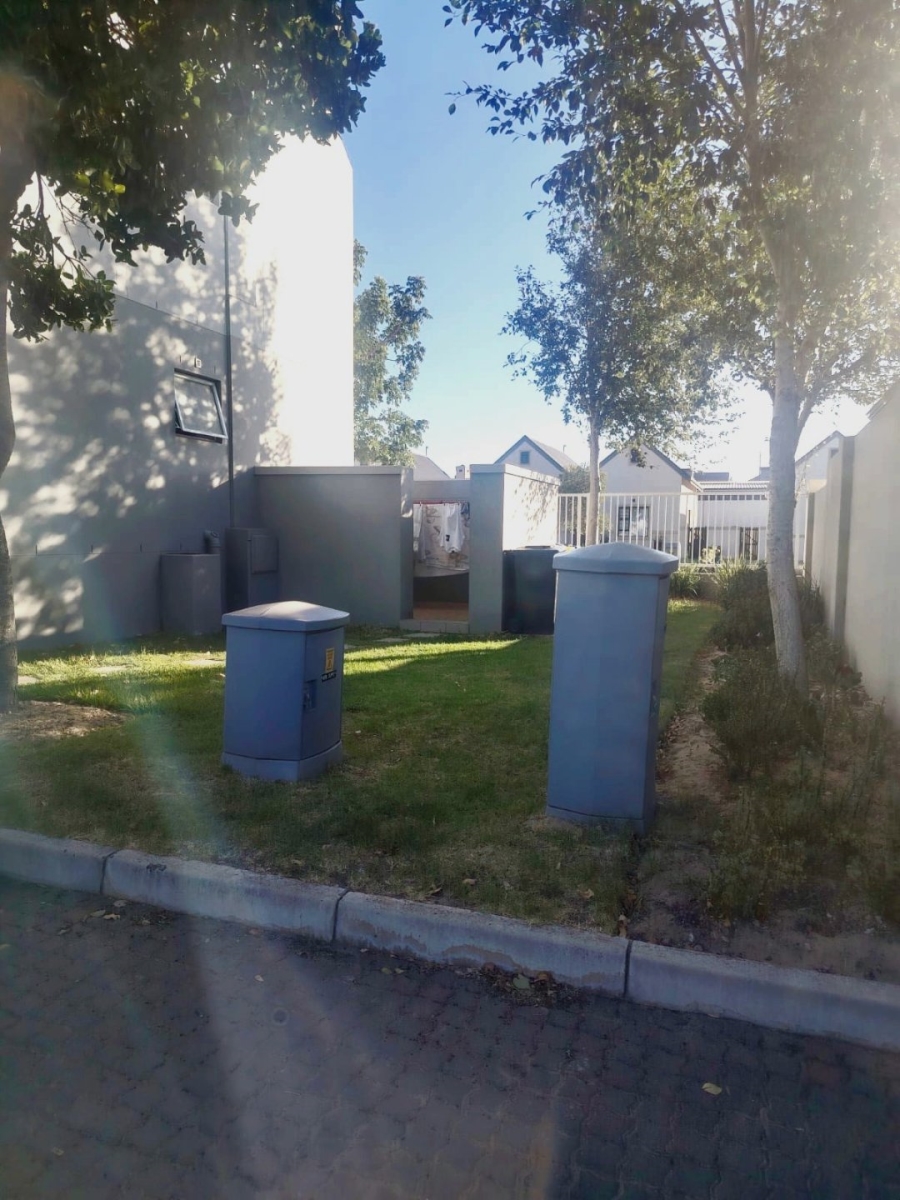 To Let 2 Bedroom Property for Rent in Buh Rein Estate Western Cape